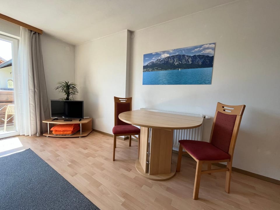 TV and multimedia, Dining area