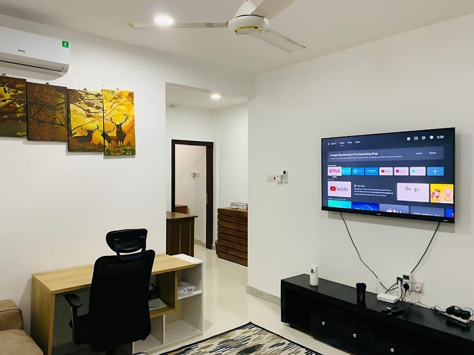 Communal lounge/ TV room