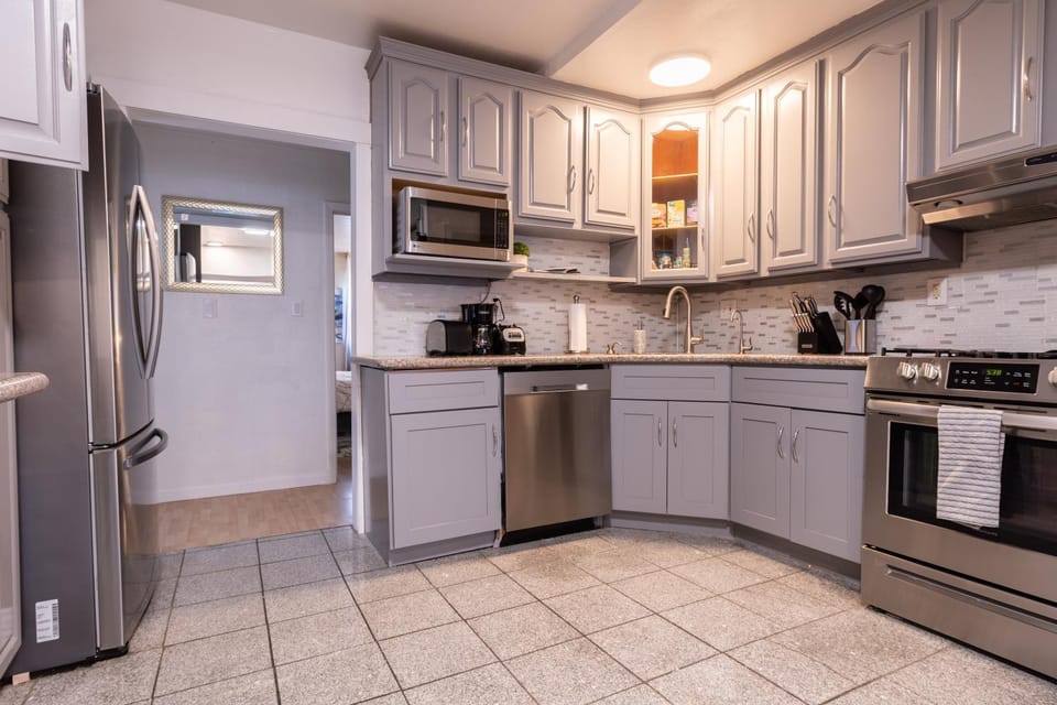 Kitchen or kitchenette, minibar, pet friendly, stove, toaster
