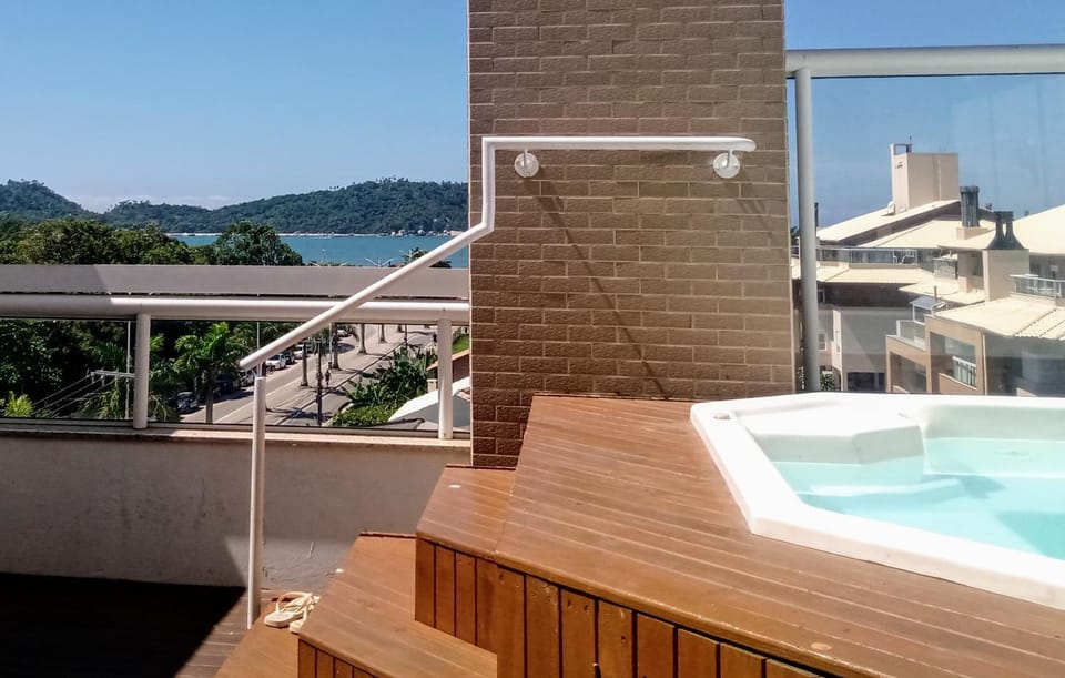 Natural landscape, Hot Tub, Balcony/Terrace