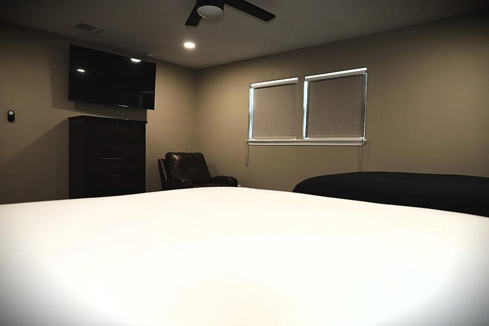 Apt 2- High Plains Lodge at Nomad Landing Apartment hotel in New Mexico
