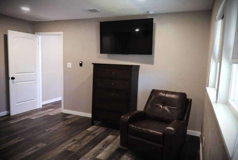 Apt 2- High Plains Lodge at Nomad Landing Apartment hotel in New Mexico