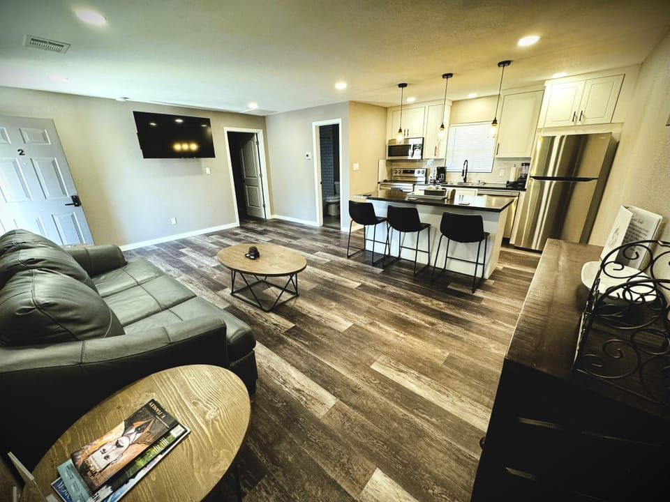 Apt 2- High Plains Lodge at Nomad Landing Apartment hotel in New Mexico