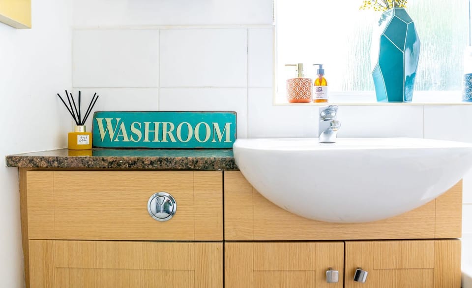 #01 Coleshill Townhouse Sleeps 6 NEC 7mins BHX House in Metropolitan Borough of Solihull