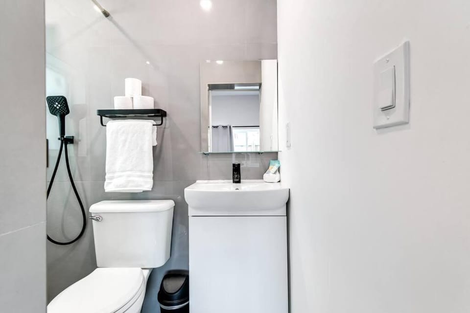 Coral Way Studio in quiet area Fast Internet Shen 1 Apartment in Coconut Grove