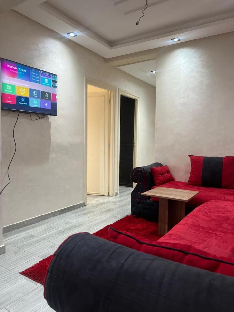 TV and multimedia, Living room, Seating area, Evening entertainment