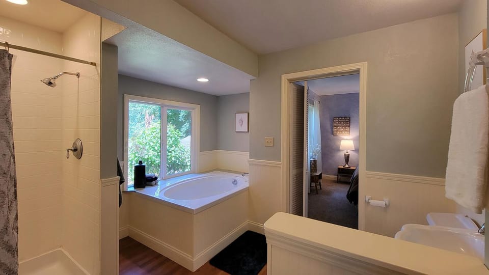 River Views 2 Homes Sleeps 14 Swim Spa House in Oregon