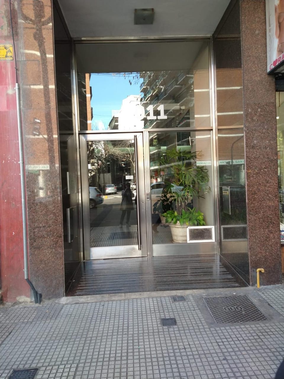 Facade/entrance