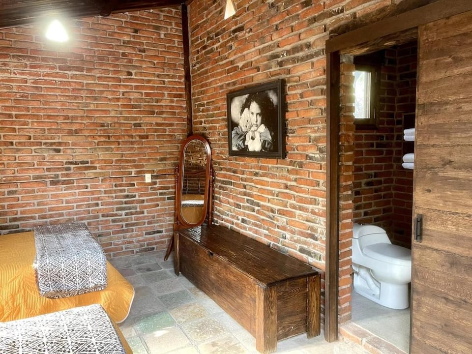 Casa Dharma con albercajacuzzi House in Tequisquiapan