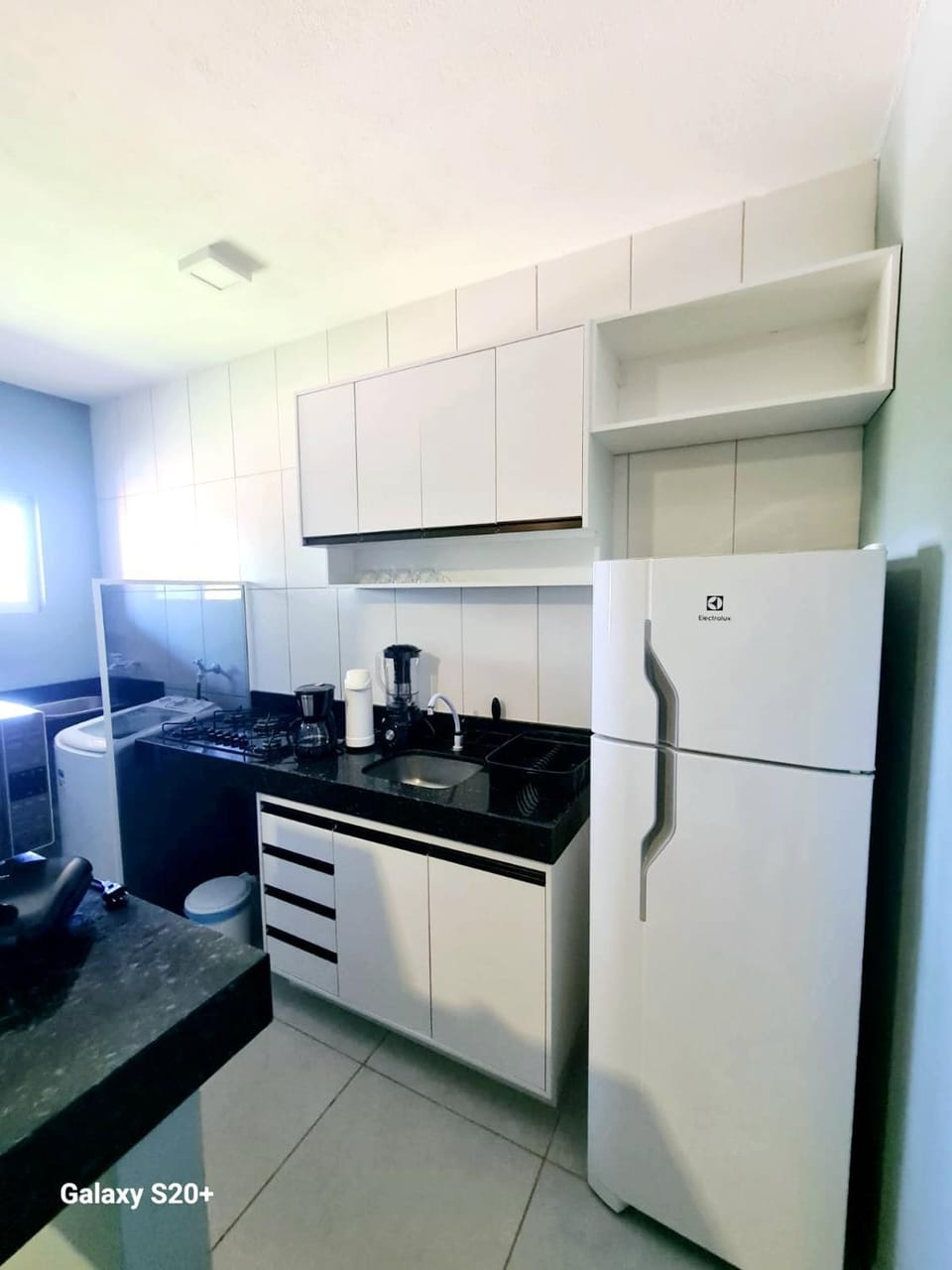 Kitchen or kitchenette, minibar, stove