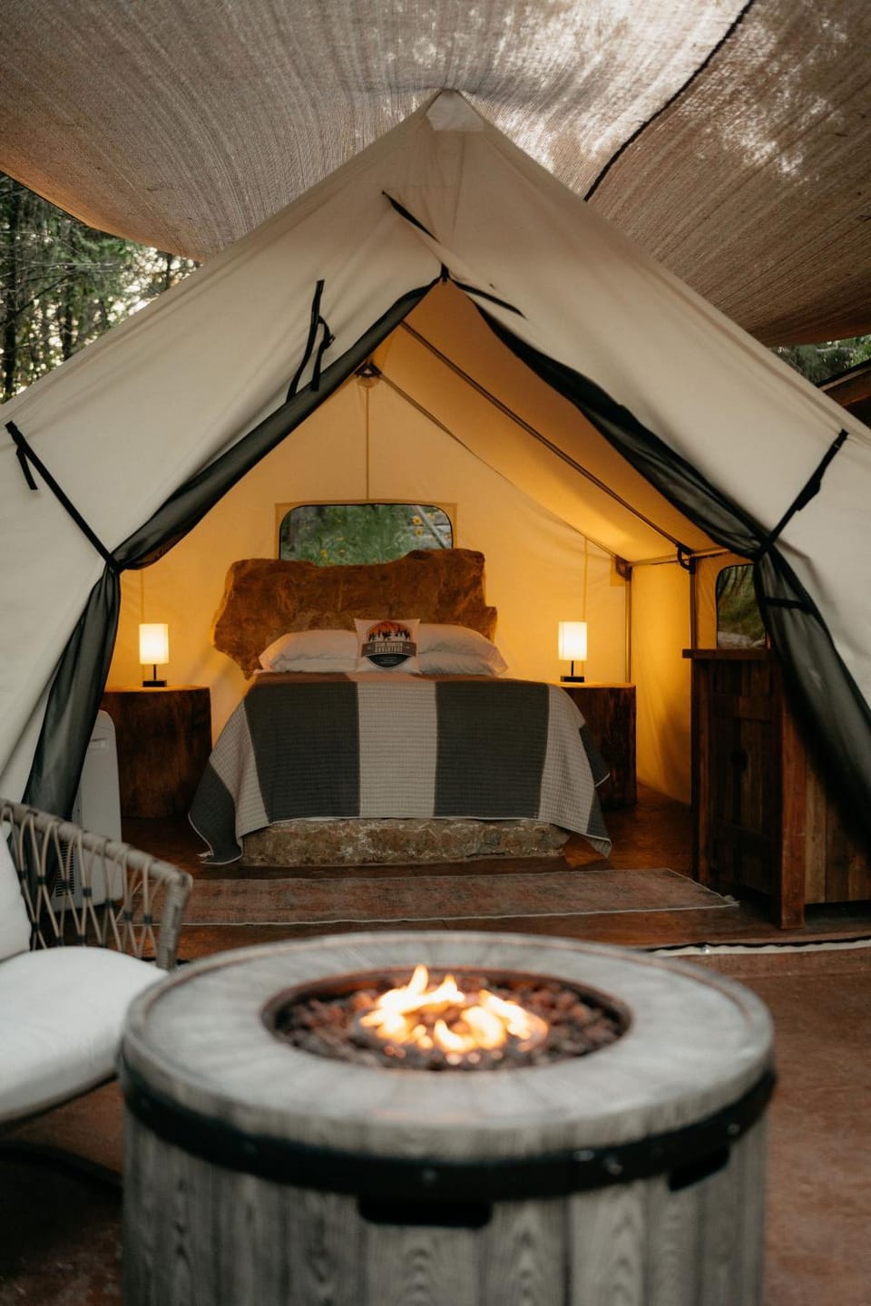 Bed, Photo of the whole room, Seating area, Bedroom, flat iron