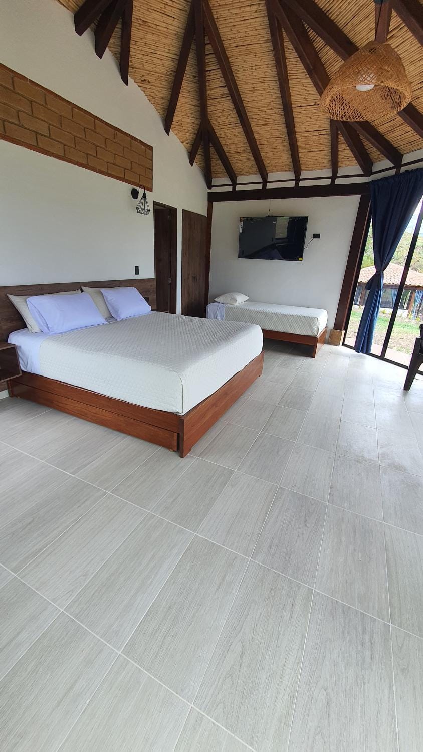 Bed, Photo of the whole room, Bedroom