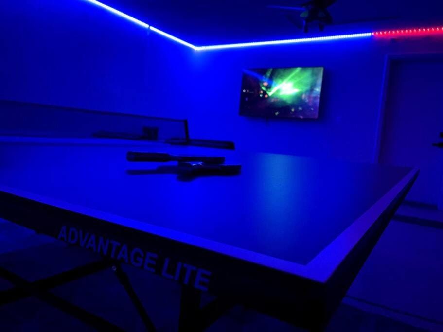 Game Room, Table tennis
