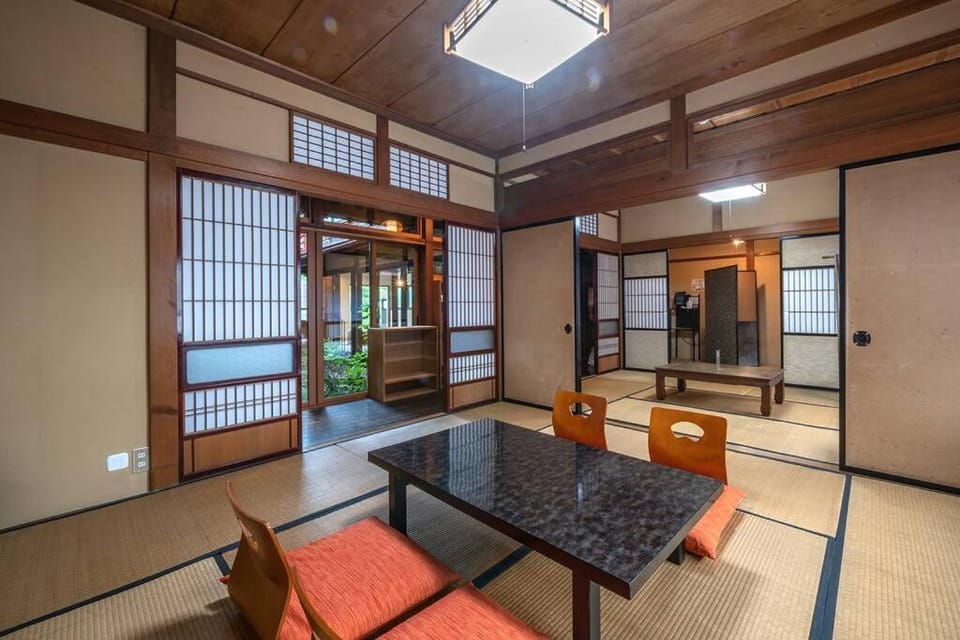 【1日1組限定4名まで同額】宮川沿いの町家一棟貸切ステイ　～WAT RESORT 飛騨まちやど 桜～ House in Takayama