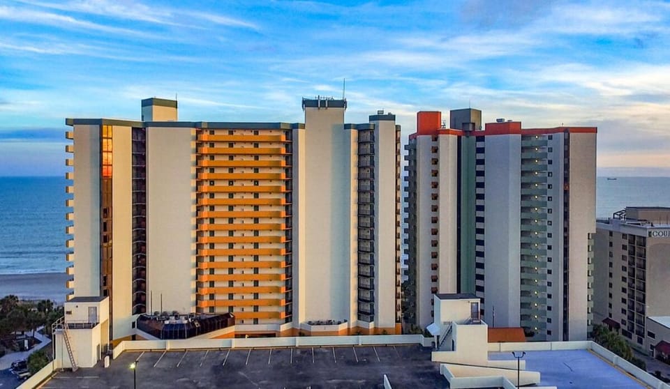 Note worthy 1BR Oceanview Dogs OK! 438 Apartment in Myrtle Beach
