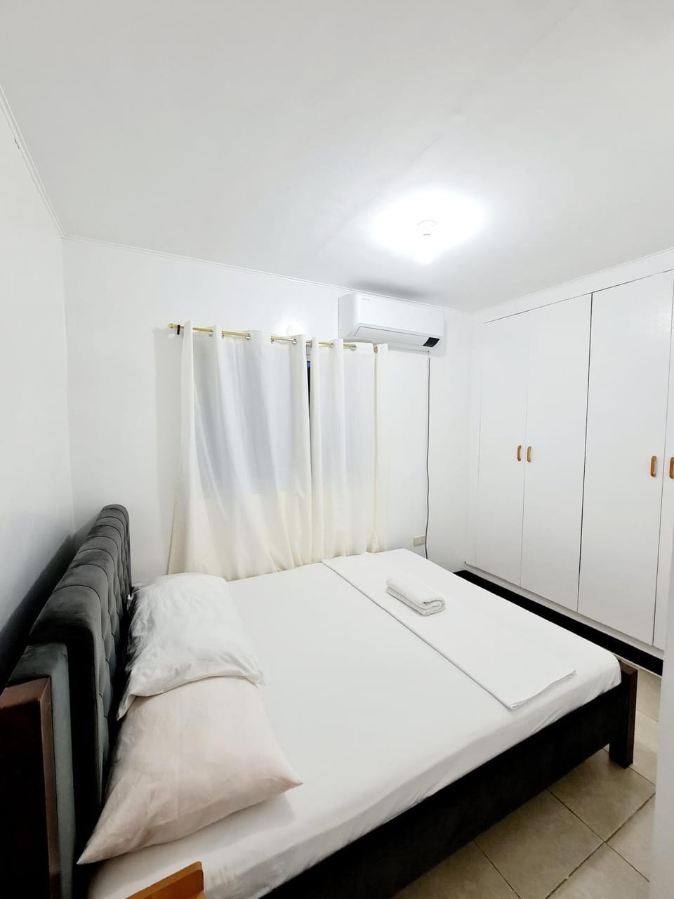Bed, Photo of the whole room, Bedroom, wardrobe