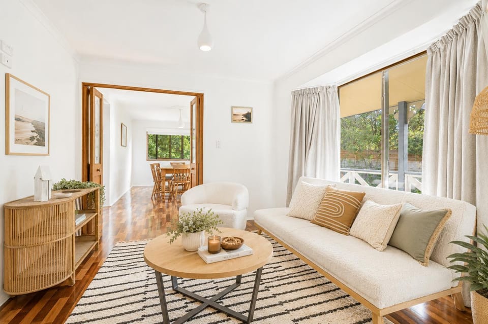 View (from property/room), Living room, Seating area, Dining area, Garden view