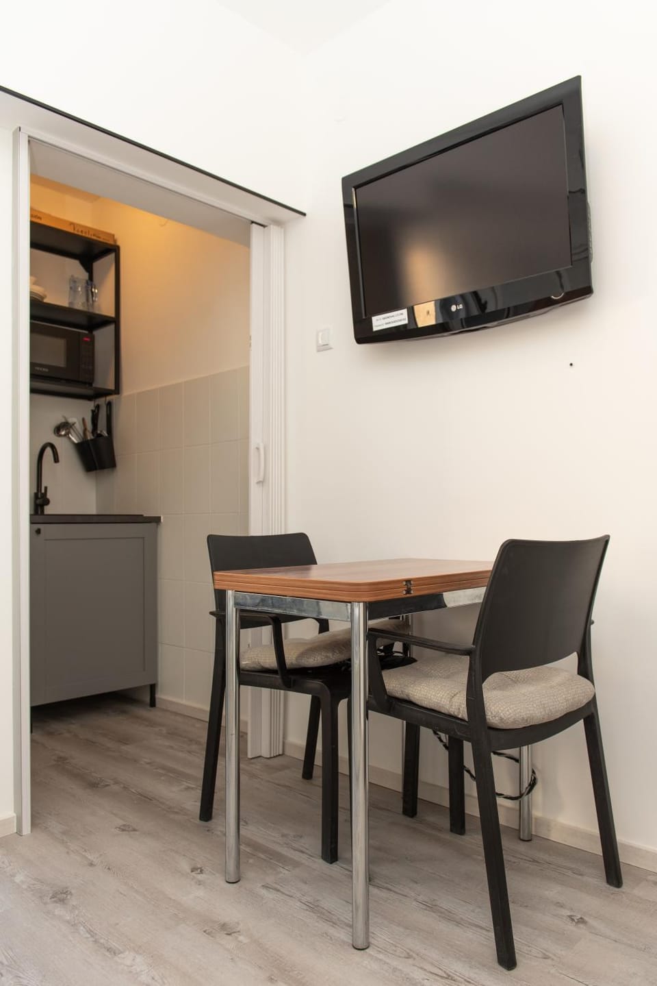 TV and multimedia, Kitchen or kitchenette, Dining area