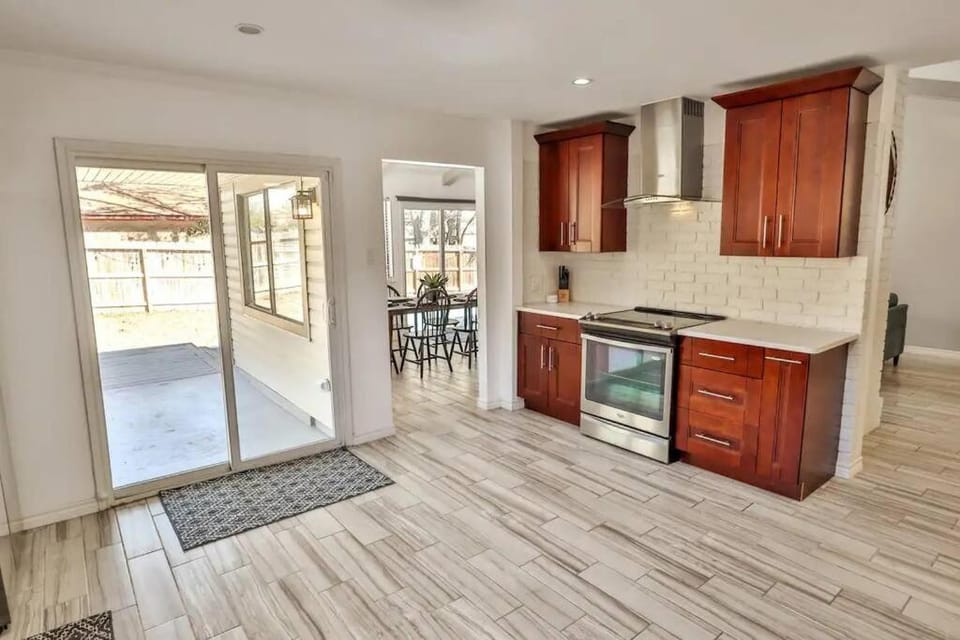 pet friendly, stove