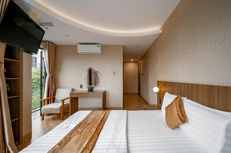 Bed, TV and multimedia, Bedroom, air conditioner