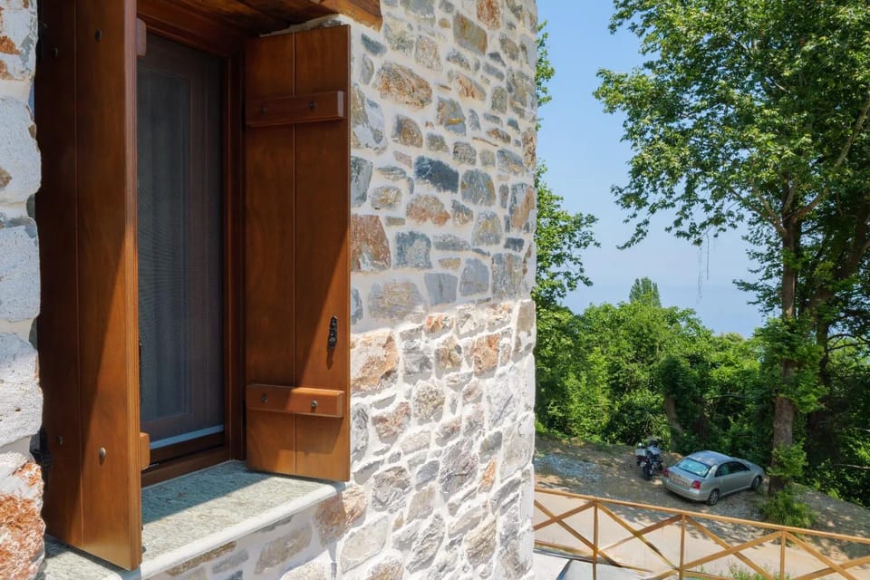 Holly Tree - Tsagarada Pelion Apartment in Magnesia Prefecture, Greece
