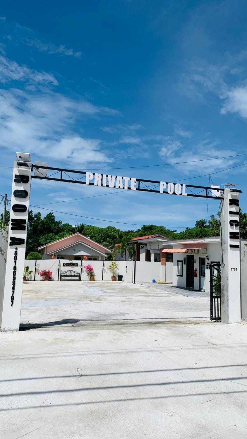 Facade/entrance, Parking