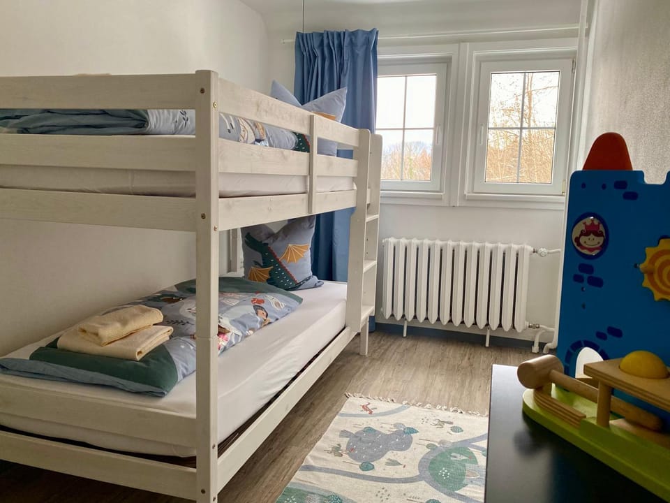 Bed, Bedroom, bunk bed