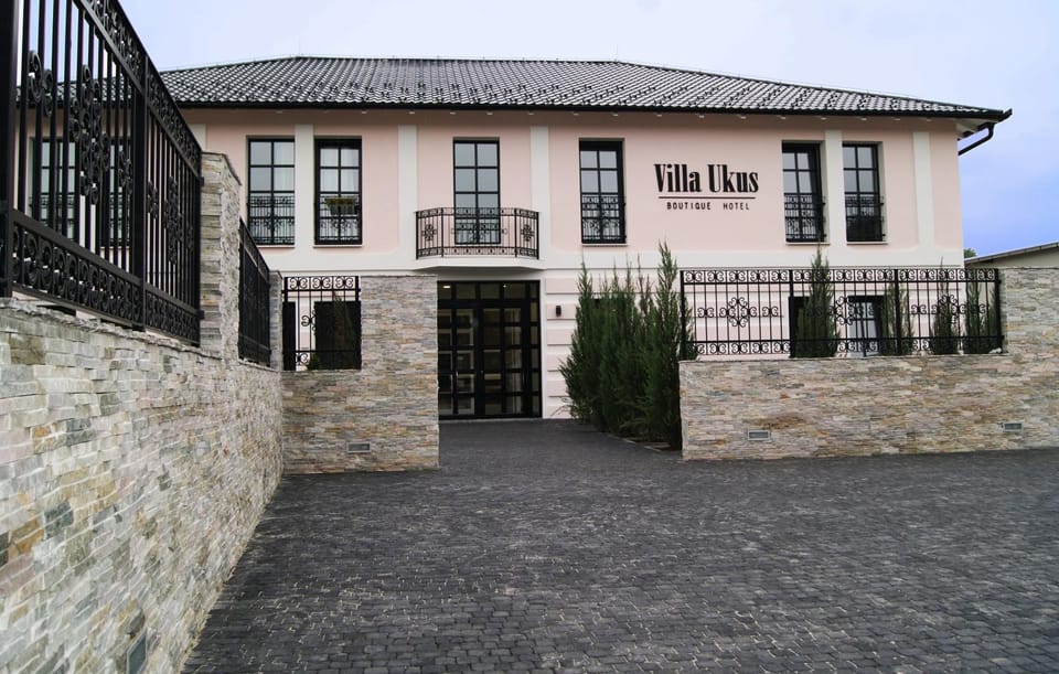 Facade/entrance