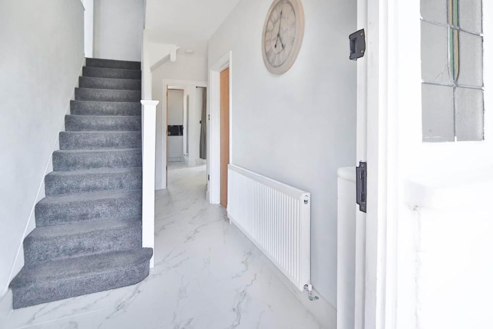 Twin home with free parkings, Surbiton, Kingston upon Thames, Surrey, Greater London, UK! House in London