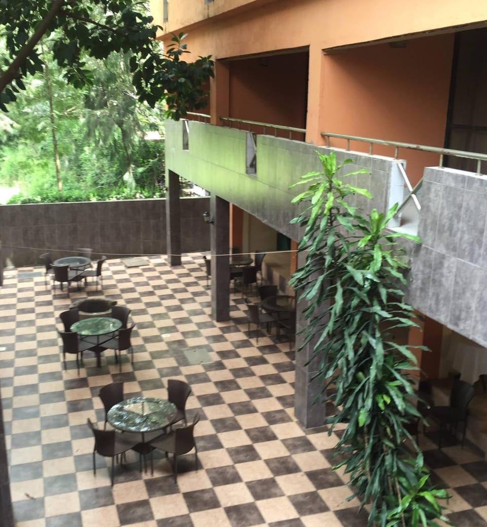 Dining area, Inner courtyard view