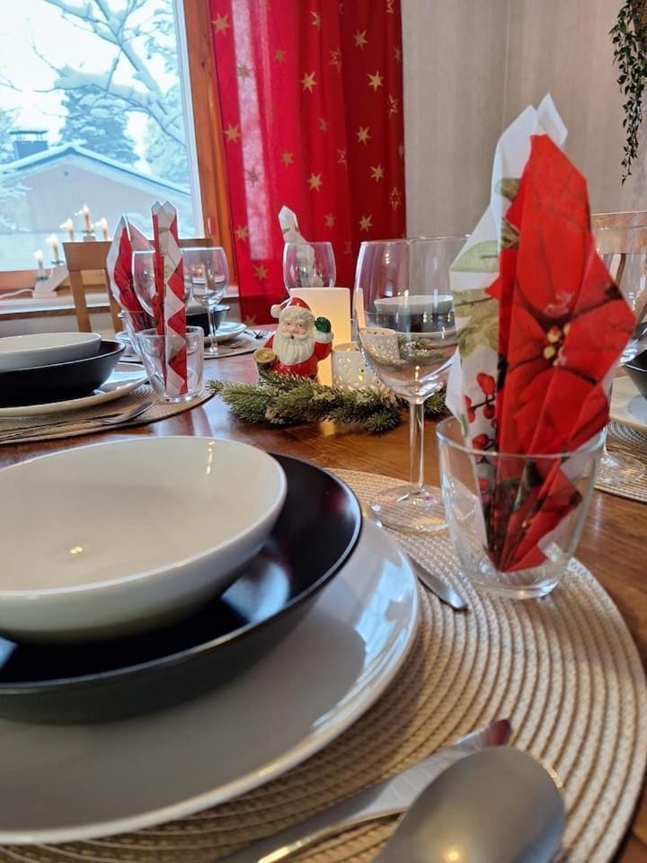 Food and drinks, Dining area, Food, Drinks, Alcoholic drinks