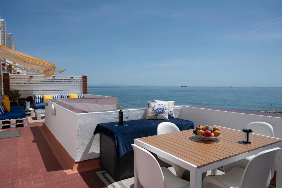 Balcony/Terrace, Seating area, Dining area, Beach, Sea view, Sunrise