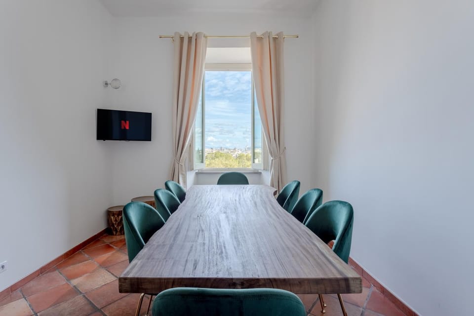 Communal lounge/ TV room, TV and multimedia, Living room