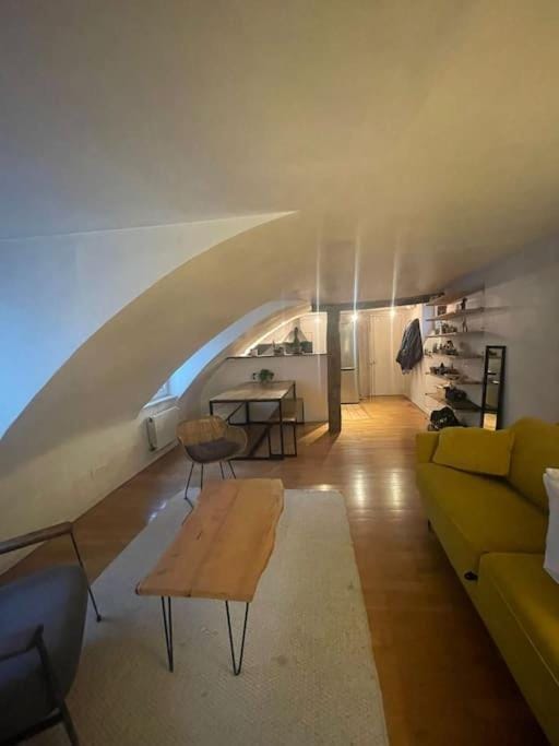 Magnifique appartement Paris 10ème Apartment in Paris
