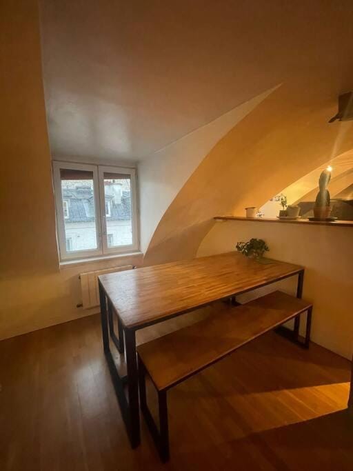 Magnifique appartement Paris 10ème Apartment in Paris