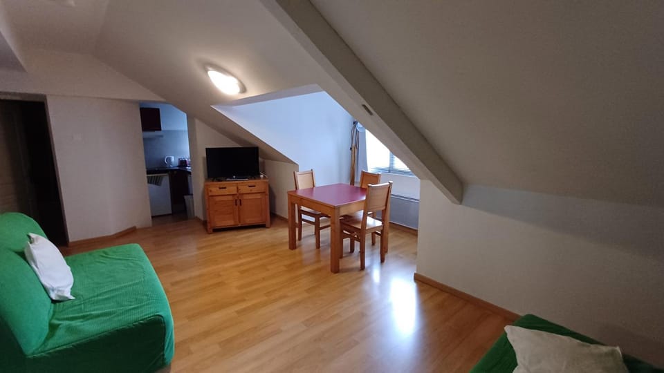 Studio hyper centre lumineux et fonctionnel Luchon Apartment in Catalonia