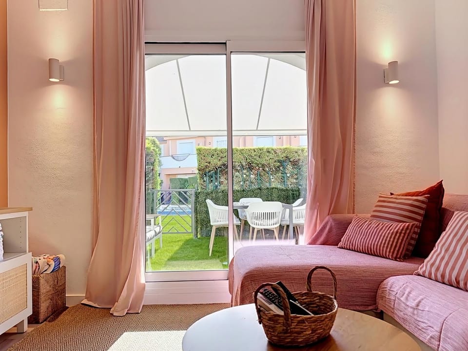 Garden, Balcony/Terrace, Living room