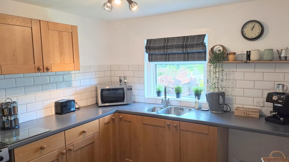 Coffee/tea facilities, Kitchen or kitchenette, minibar, pet friendly, stove, toaster