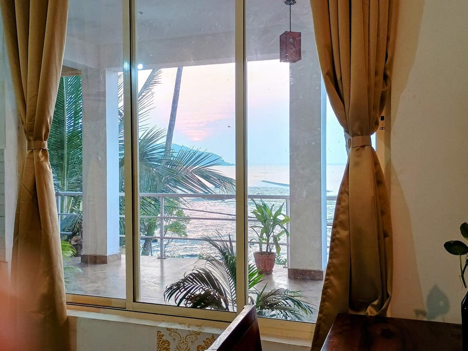 GS Home on the Bay- Super Sea & Garden view Glass studio apartment Hotel in Goa, India