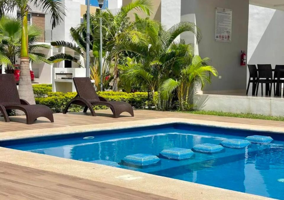 Swimming pool, Swimming pool
