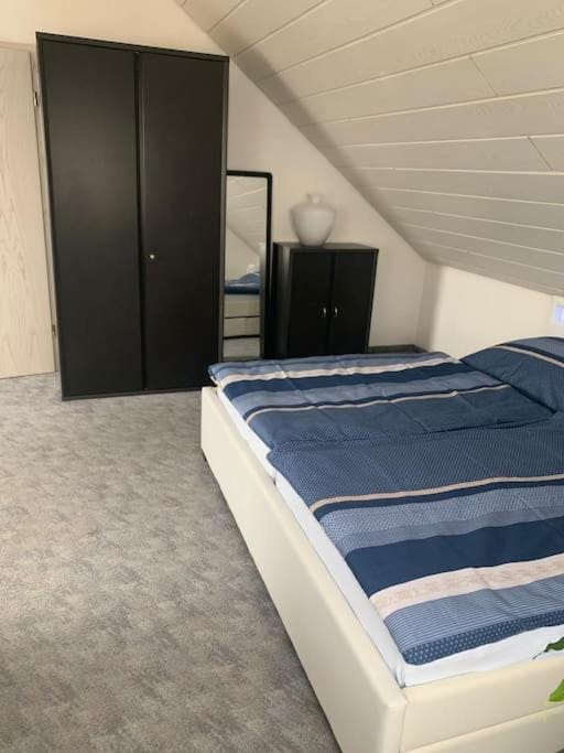 Bedroom, wardrobe