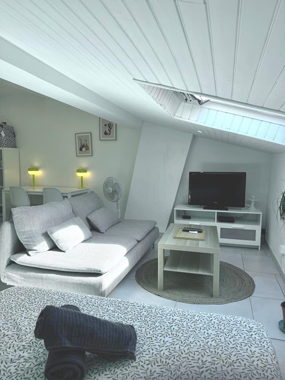 Communal lounge/ TV room, TV and multimedia, Living room, Seating area