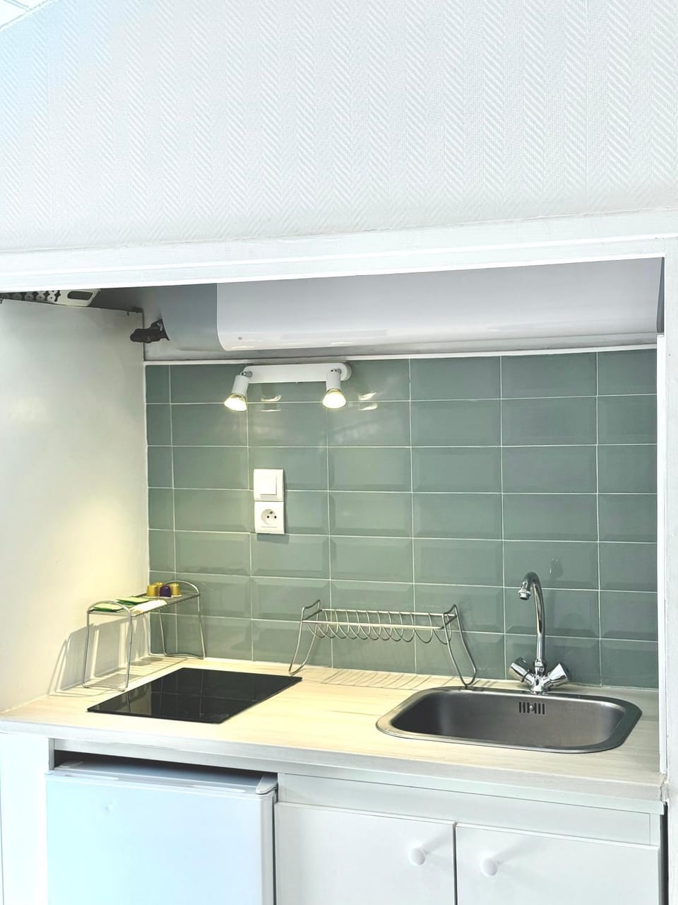 Kitchen or kitchenette, stove