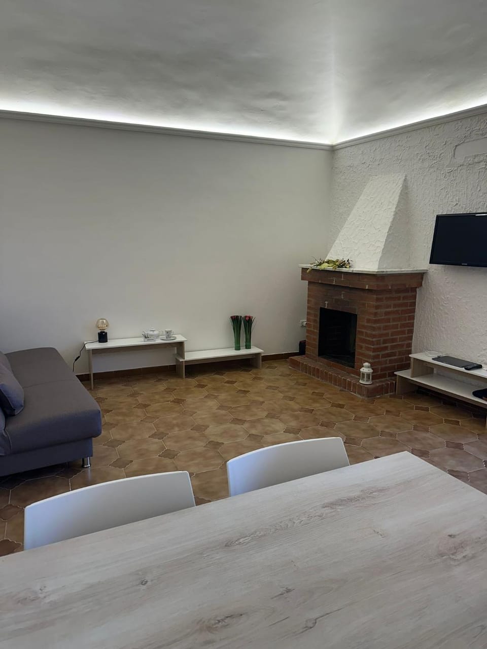 Communal lounge/ TV room, TV and multimedia, Living room, Seating area, Evening entertainment, flat iron