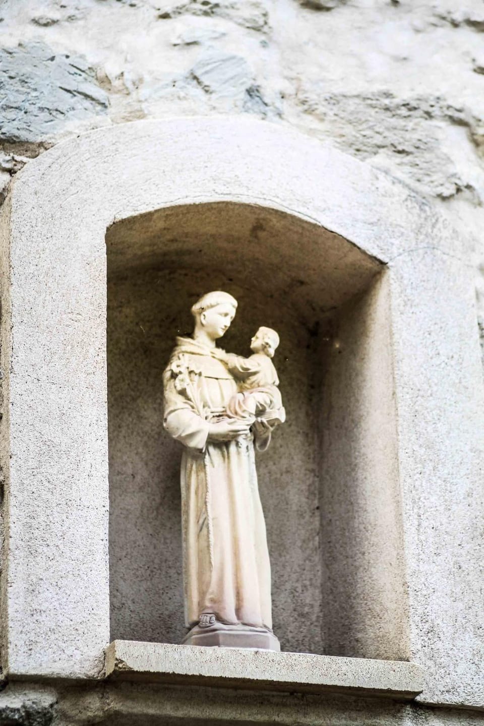 Garden, Guests, young children, older children, group of guests, Family