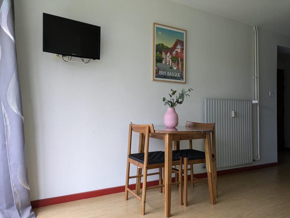 TV and multimedia, Dining area