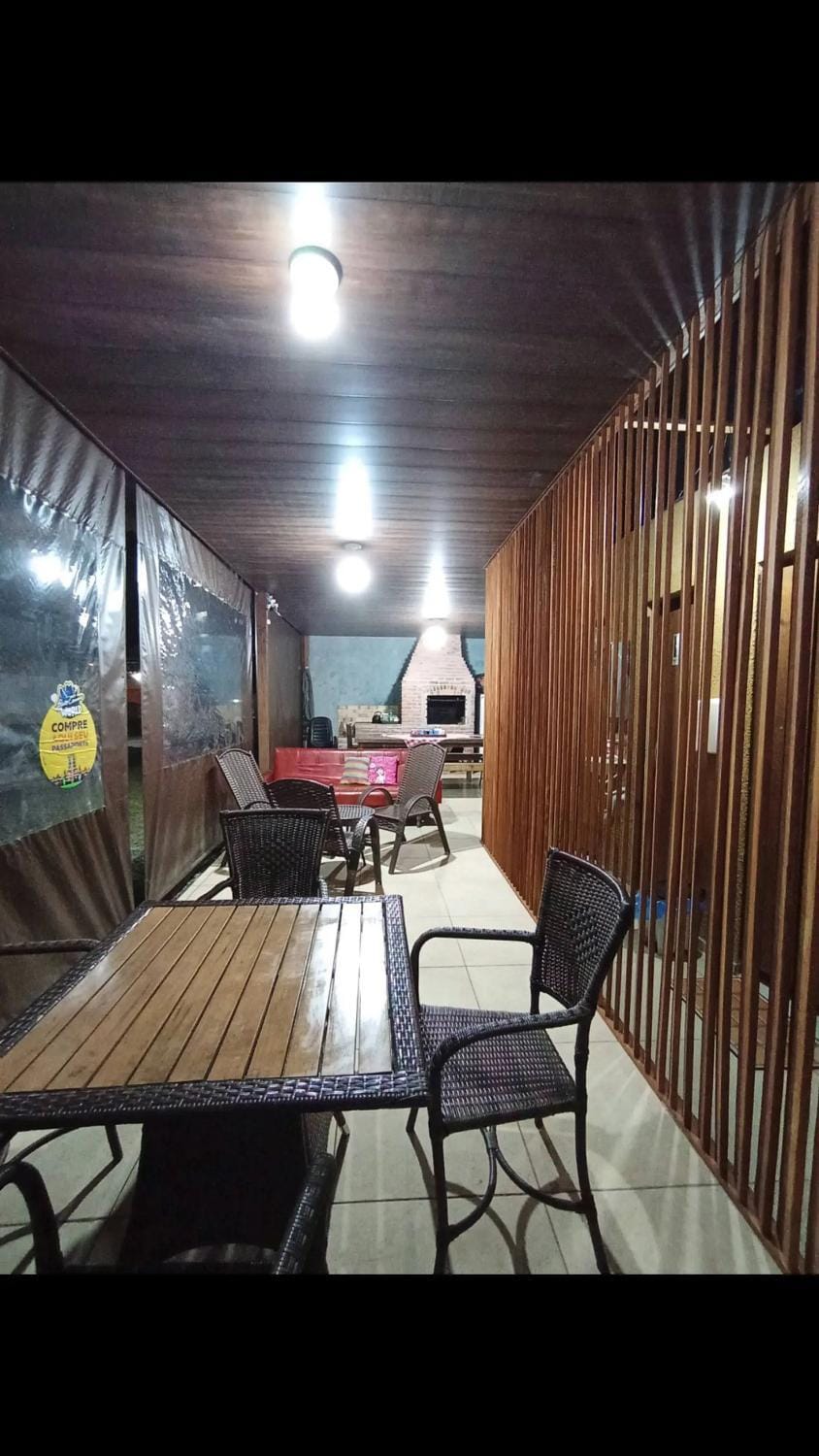 Cabana 1 a 10 minutos do Parque Beto Carrero (trazer cobertor r toalhas) House in Penha