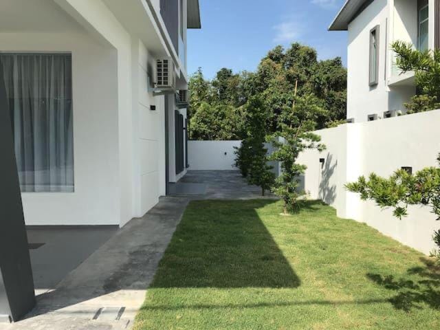 G-Homestay @ Sungai Abong Muar*10~20pax Villa in Johor