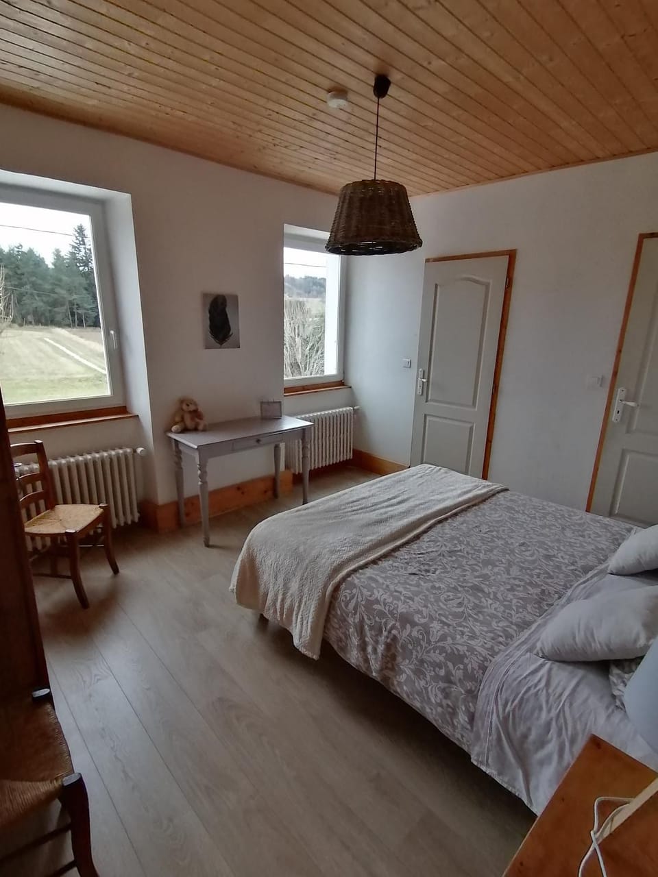 Bed, Bedroom, Garden view