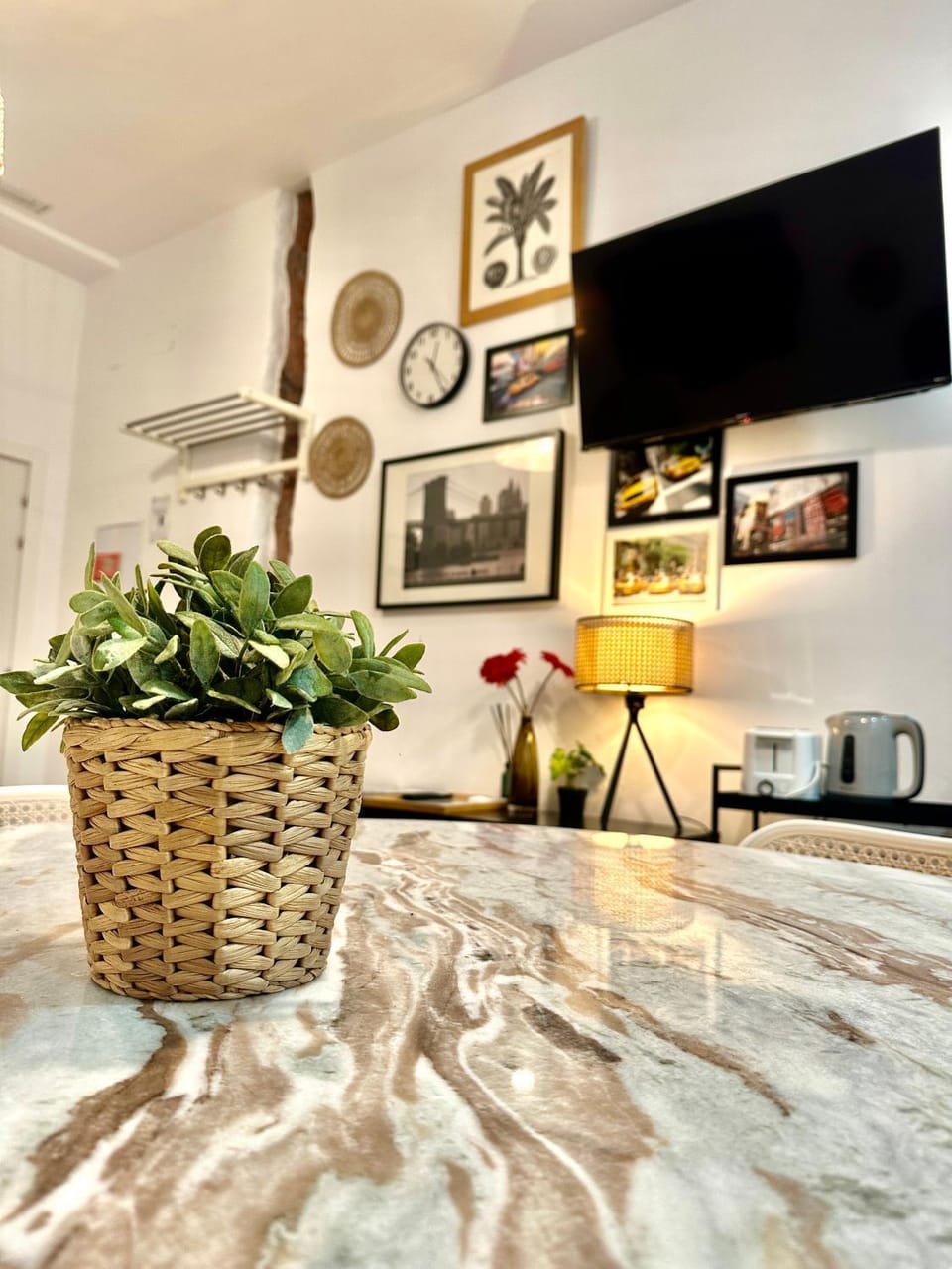 Communal lounge/ TV room
